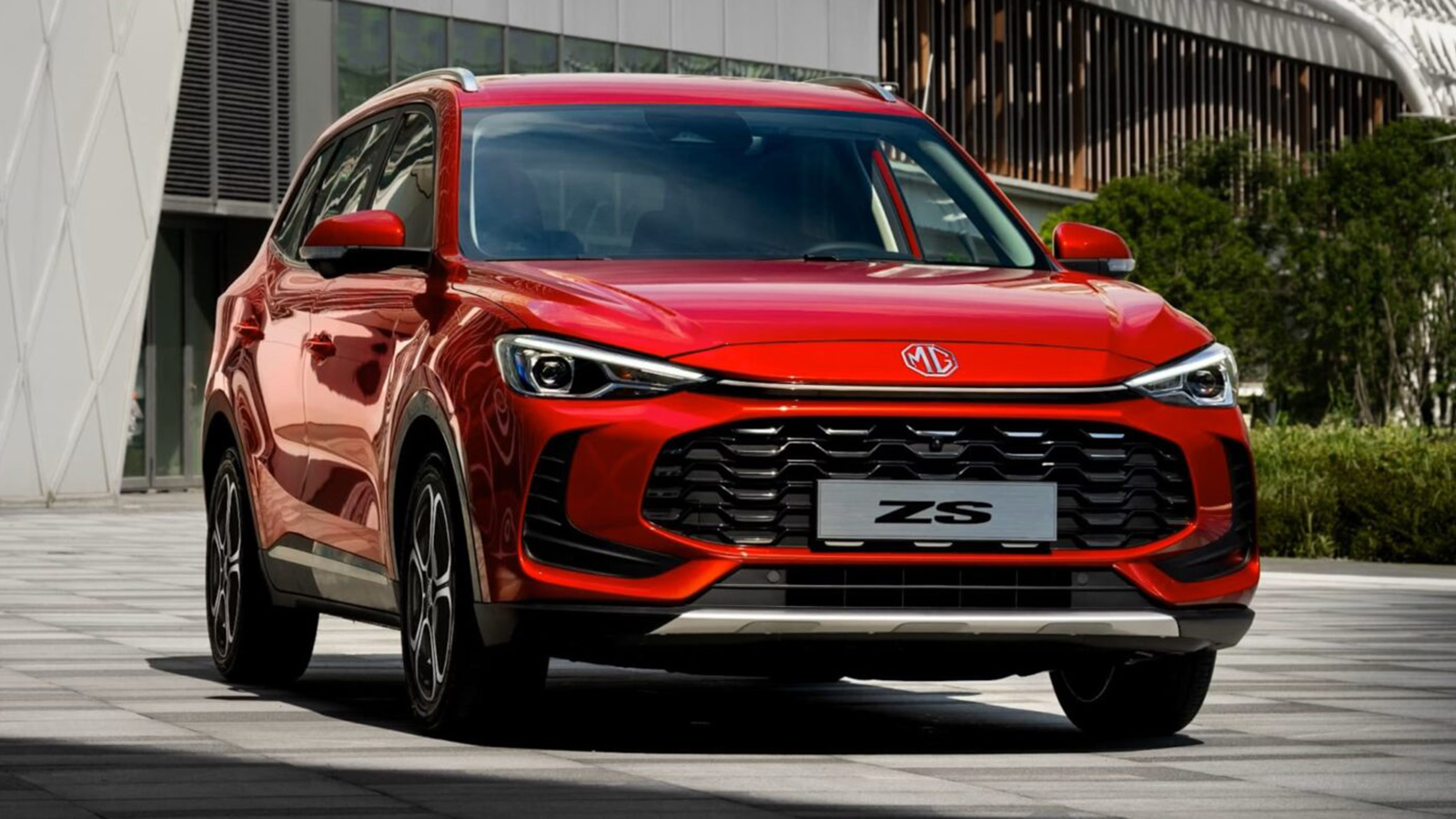 Ελλάδα: Αυτές είναι οι τιμές του βενζινοκίνητου MG ZS Max